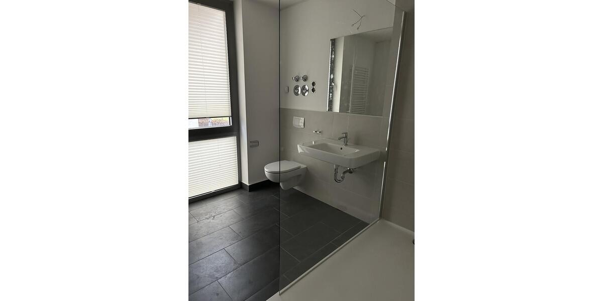 Etagenwohnung Essen Stadtbezirk II - 2.5 Zimmer, 91 m&sup2;, 1.136&euro; | Angebot:24472520