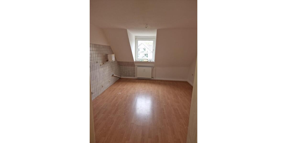 Dachgeschoßwohnung Oberhausen Osterfeld - 2 Zimmer, 80 m&sup2;, 600&euro; | Angebot:26725739