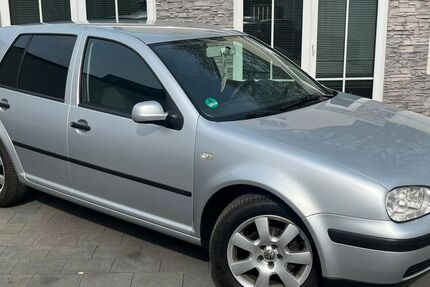 VW Golf 128.000 km 3.990 &euro; Oberhausen 46145