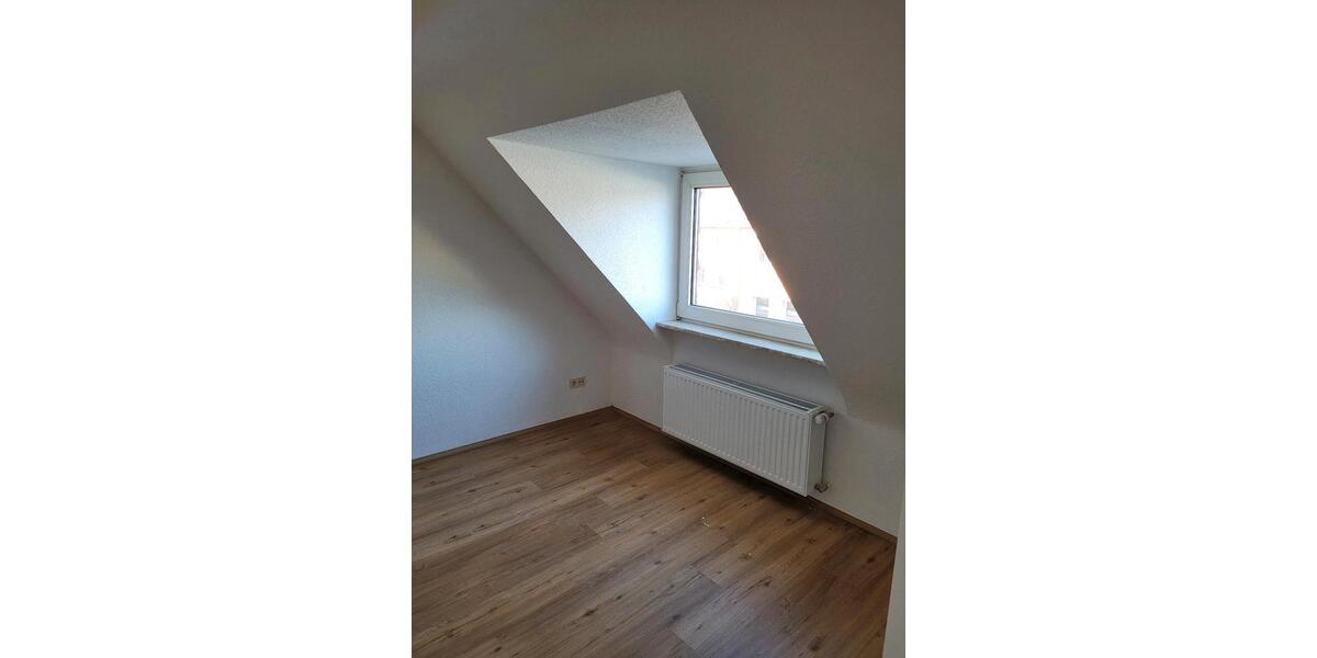 Dachgeschoßwohnung Essen Stadtbezirk IX - 3 Zimmer, 42 m&sup2;, 445&euro; | Angebot:25854722