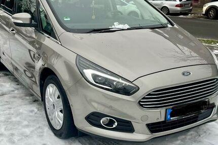 Ford S-Max 210.000 km 10.500 &euro; Duisburg 47138