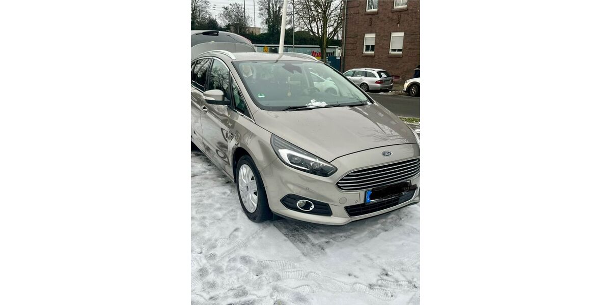 Ford S-Max 210.000 km 10.900 &euro; Duisburg 47138