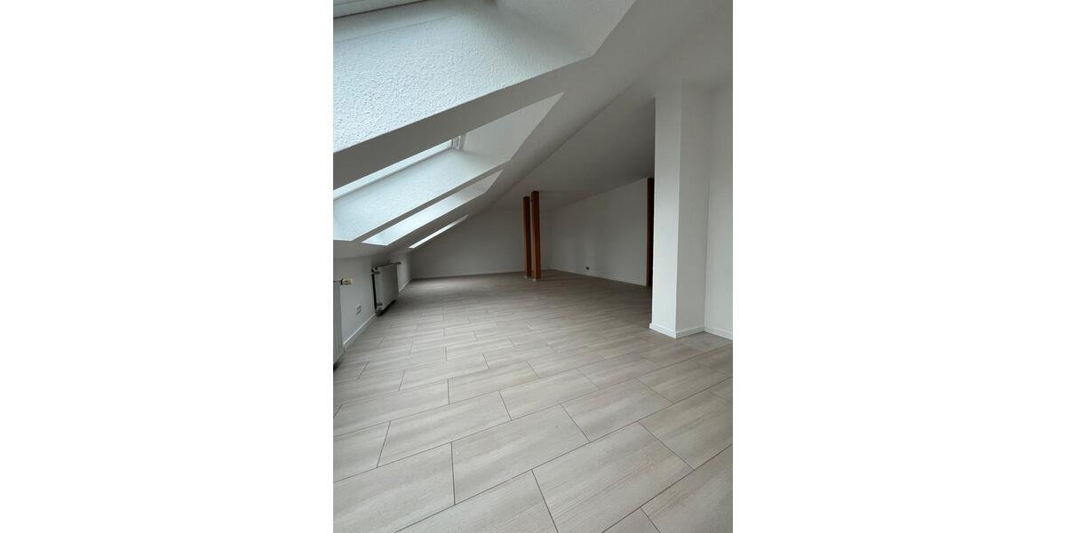 Dachgeschoßwohnung Dinslaken Lohberg - 2.5 Zimmer, 65 m&sup2;, 650&euro; | Angebot:25831746