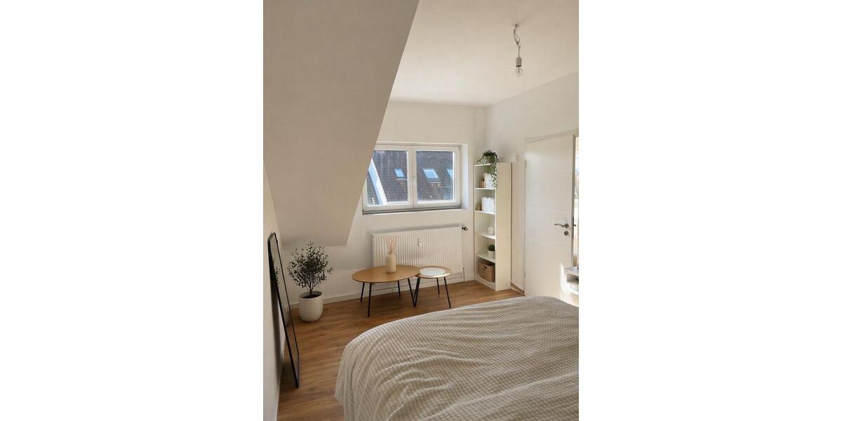 Dachgeschoßwohnung Moers - 2.5 Zimmer, 67 m&sup2;, 195.000&euro; | Angebot:26051235