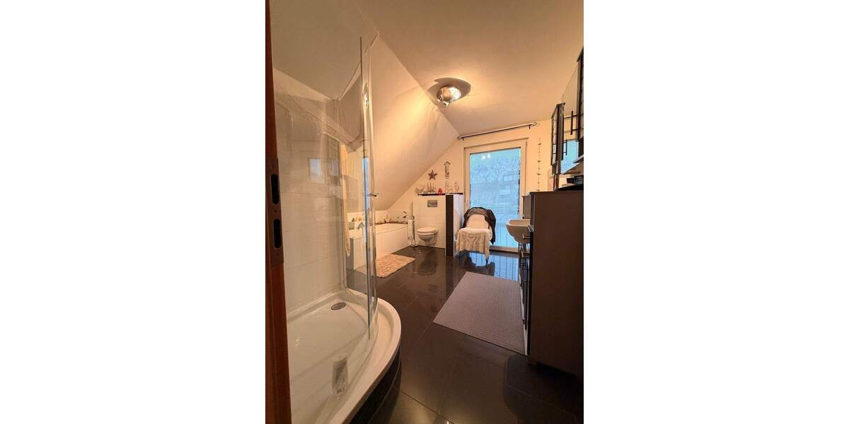 Etagenwohnung Duisburg Wanheim-Angerhausen - 2 Zimmer, 65 m&sup2;, 199.000&euro; | Angebot:25680467