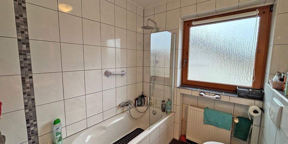 Mehrfamilienhaus, Wohnhaus Voerde Spellen - 6 Zimmer, 165 m&sup2;, 395.000&euro; | Angebot:25741546