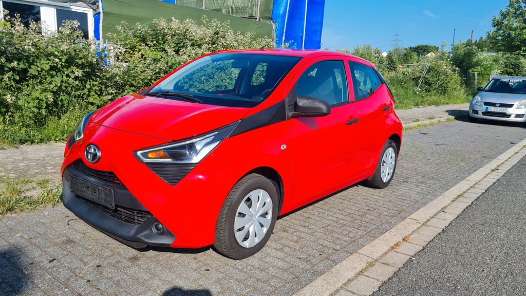 Toyota Aygo (X) 94.960 km 7.290 &euro; Duisburg 47229