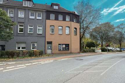 Modernisiertes 3-Parteienhaus mit Maisonette und Gartenanteil nahe Centro - Haus Oberhausen Osterfeld | Angebot:26041244