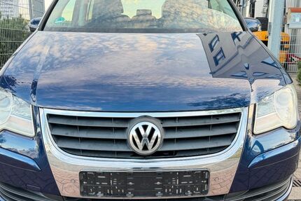 VW Touran 330.000 km 3.899 &euro; Oberhausen 46047