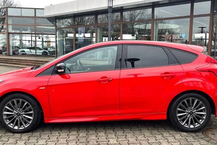 Ford Focus 111.209 km 11.400 &euro; Marl 45768