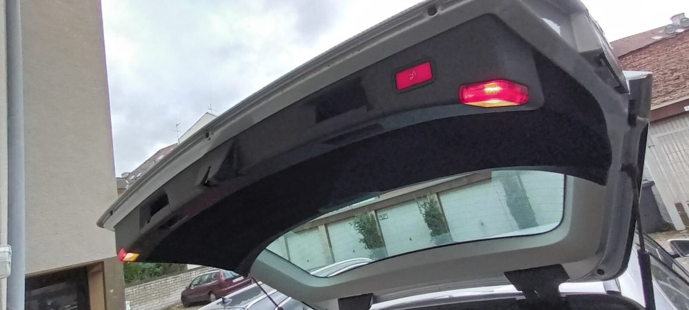 Mercedes-Benz E 200 177.000 km 12.500 &euro; Gelsenkirchen 45879