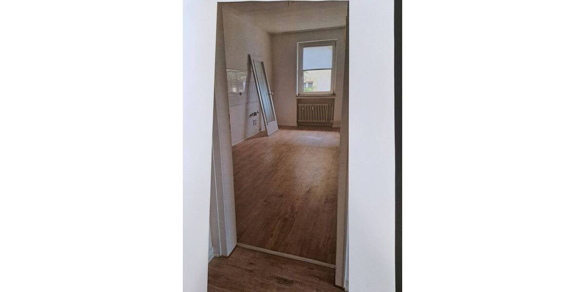Etagenwohnung Duisburg Mittelmeiderich - 2 Zimmer, 80 m&sup2;, 700&euro; | Angebot:26779078