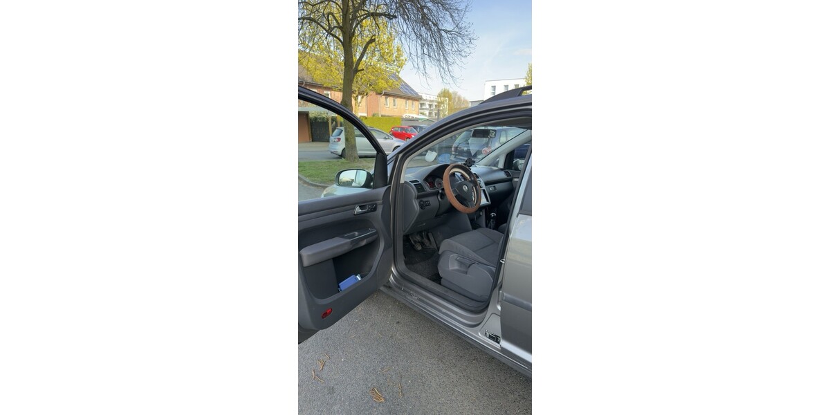 VW Touran 176.299 km 3.650 &euro; Rheinberg 47495
