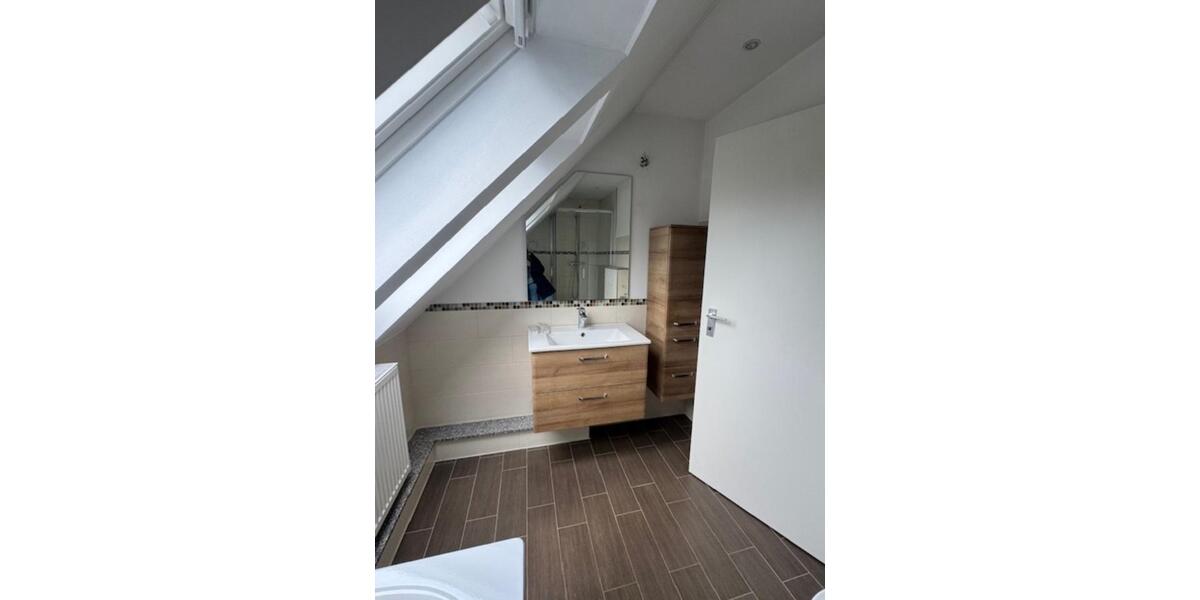 Dachgeschoßwohnung Duisburg Hamborn - 3 Zimmer, 86 m&sup2;, 996&euro; | Angebot:25756642