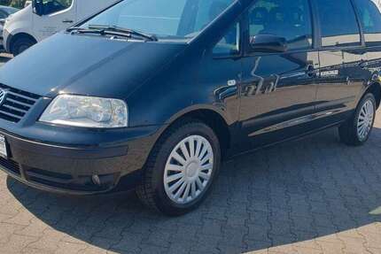 VW Sharan 99.748 km 9.999 &euro; Essen 45326