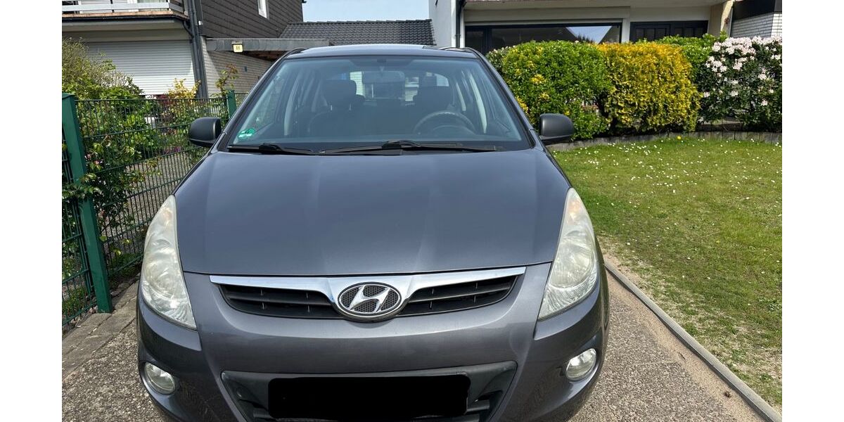 Hyundai i20 166.246 km 2.950 &euro; Oberhausen 46047