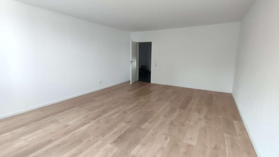 Etagenwohnung Krefeld - 3 Zimmer, 79 m&sup2;, 830&euro; | Angebot:23630884