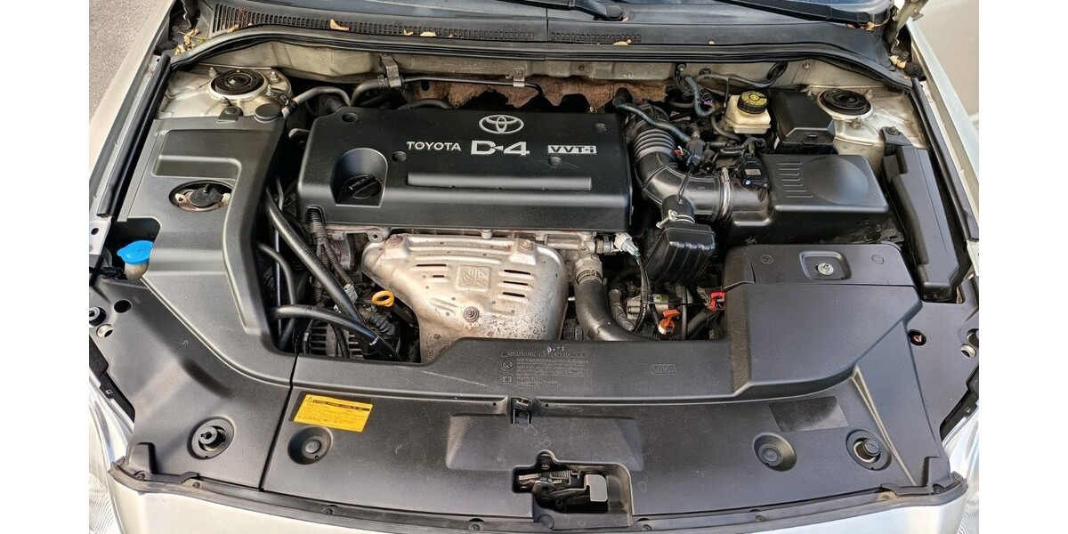 Toyota Avensis 215.000 km 7.000 &euro; Dinslaken 46535