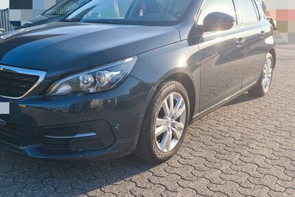Peugeot 308 98.000 km 4.900 &euro; Essen 45277
