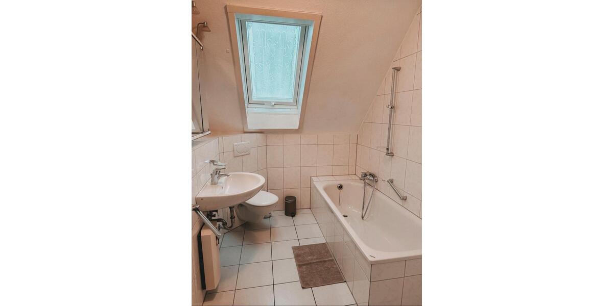 Dachgeschoßwohnung Essen Stadtbezirk III - 3.5 Zimmer, 78 m&sup2;, 1.090&euro; | Angebot:25959817