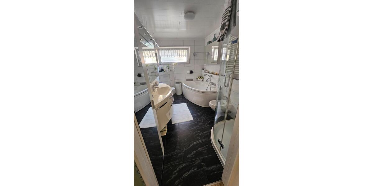 Etagenwohnung Duisburg Großenbaum - 4 Zimmer, 81 m&sup2;, 296.500&euro; | Angebot:27248469