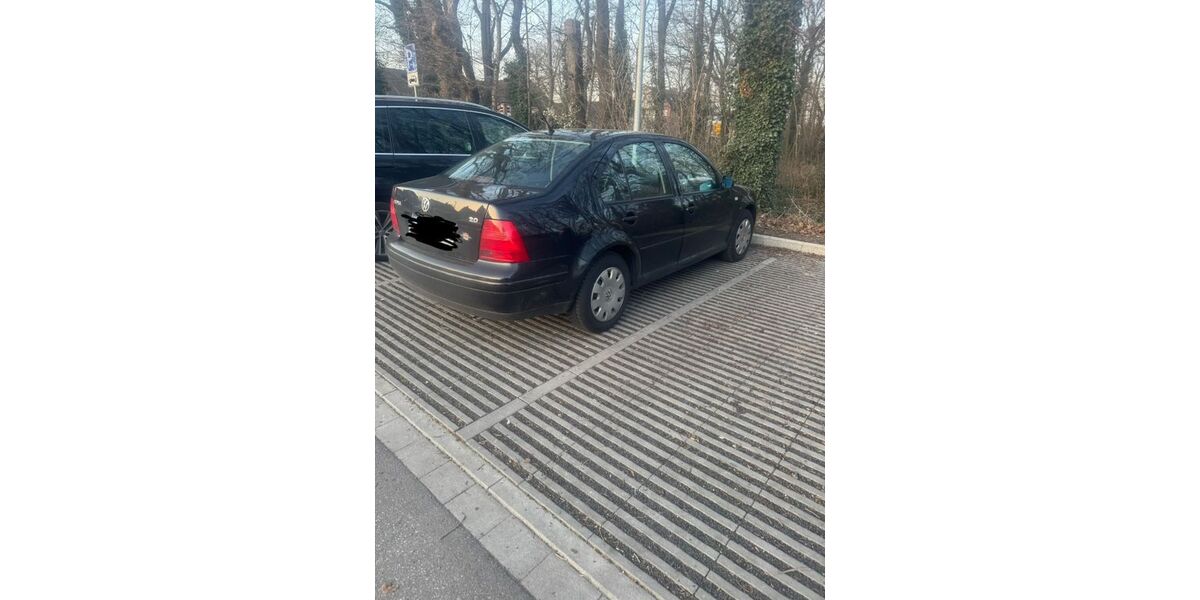 VW Bora 209.500 km 999 &euro; Duisburg 47059