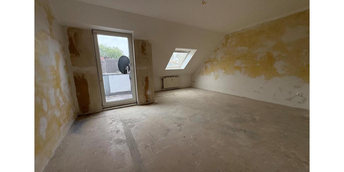 Dachgeschoßwohnung Duisburg Mittelmeiderich - 3 Zimmer, 70 m&sup2;, 611&euro; | Angebot:25366768