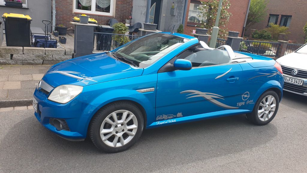 Opel Tigra 129.000 km 2.300 &euro; Duisburg 47139