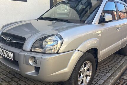 Hyundai TUCSON 240.000 km 2.900 &euro; Duisburg 47166