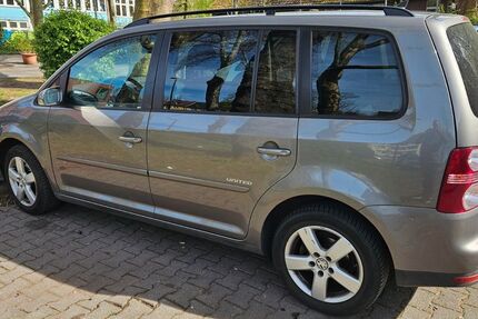 VW Touran 171.517 km 3.200 &euro; Essen 45326