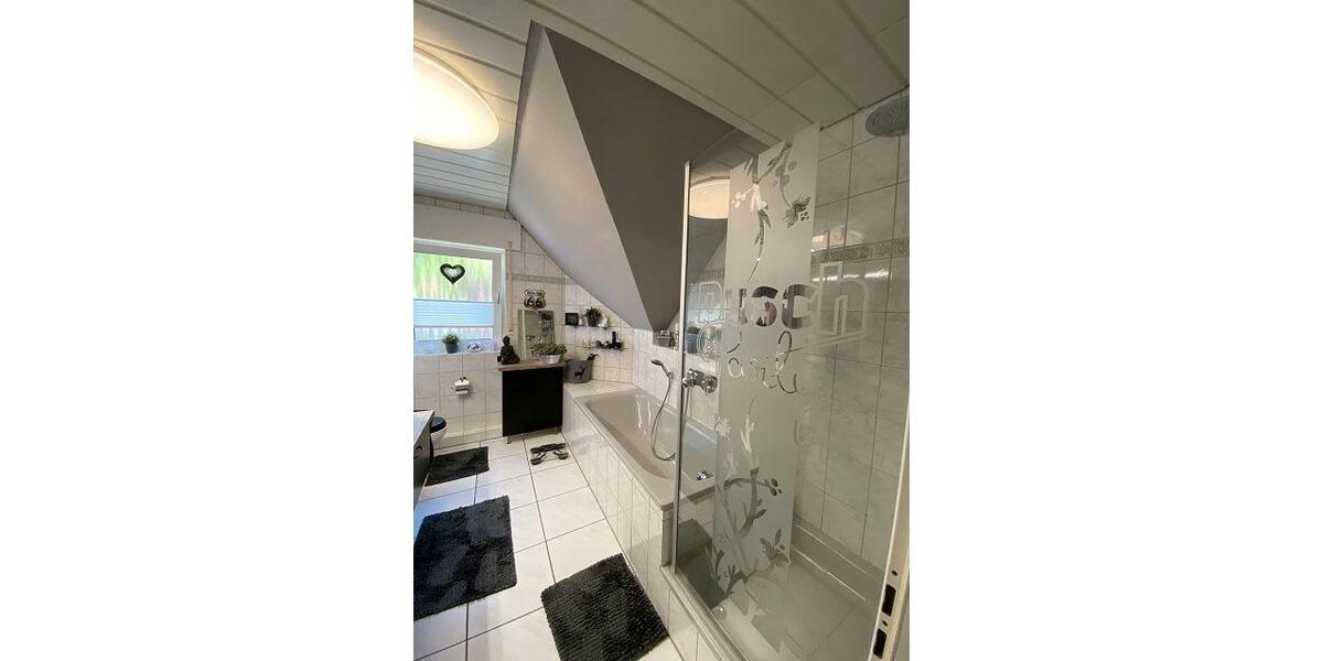 Dachgeschoßwohnung Moers Rheinkamp - 3 Zimmer, 89 m&sup2;, 288.000&euro; | Angebot:27068455
