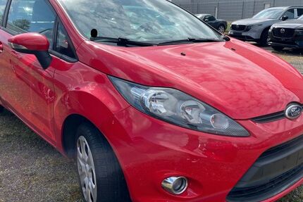 Ford Fiesta 84.000 km 5.480 &euro; XANTEN 46509