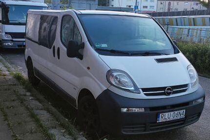 Opel Vivaro 300.000 km 2.200 &euro; Essen 45145