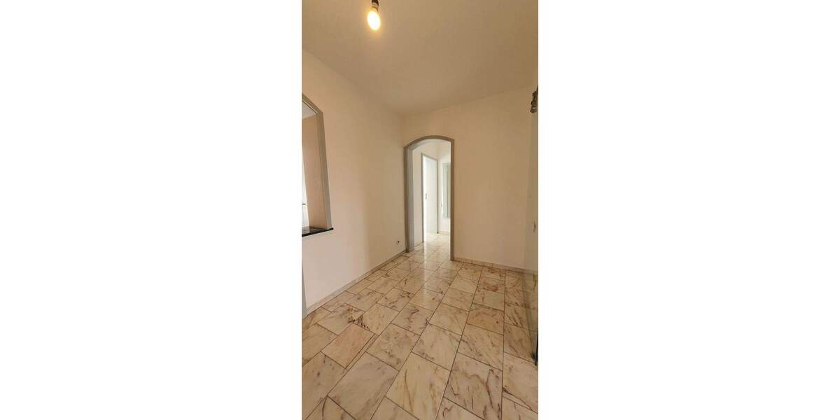 Etagenwohnung Duisburg Rahm - 4 Zimmer, 130 m&sup2;, 1.800&euro; | Angebot:25854102