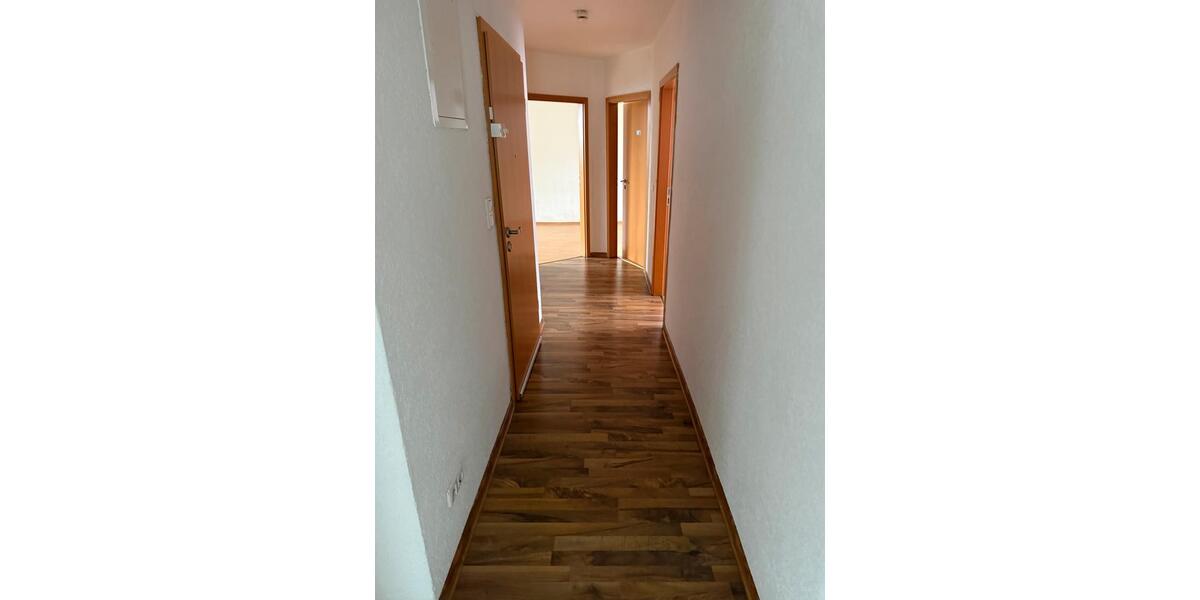 Dachgeschoßwohnung Essen Stadtbezirk III - 4 Zimmer, 82 m&sup2;, 920&euro; | Angebot:25222612