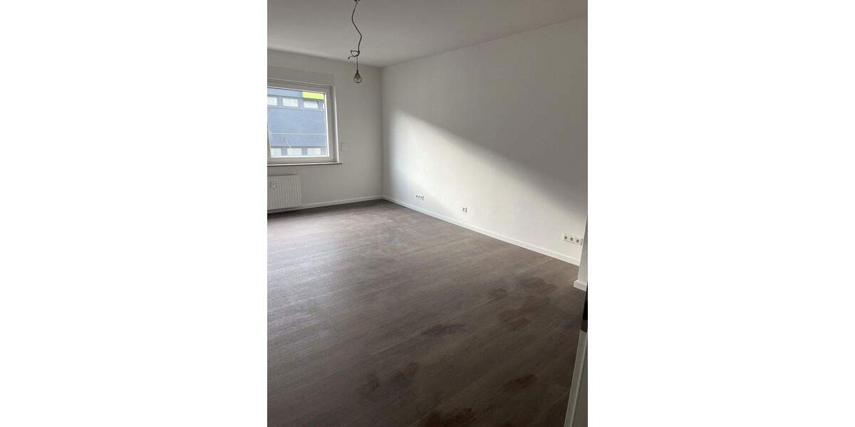 Etagenwohnung Krefeld Stadtmitte - 2 Zimmer, 91 m&sup2;, 710&euro; | Angebot:25780302