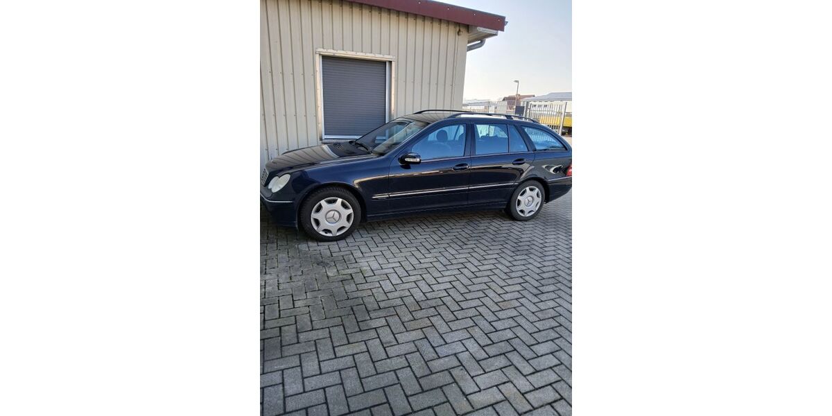Mercedes-Benz C 220 407.536 km 2.250 &euro; Raesfeld-Erle 46348
