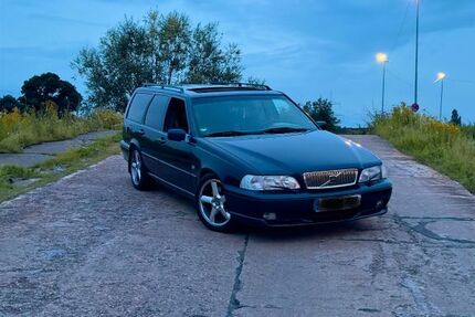 Volvo V70 304.000 km 12.000 &euro; Oberhausen 46049