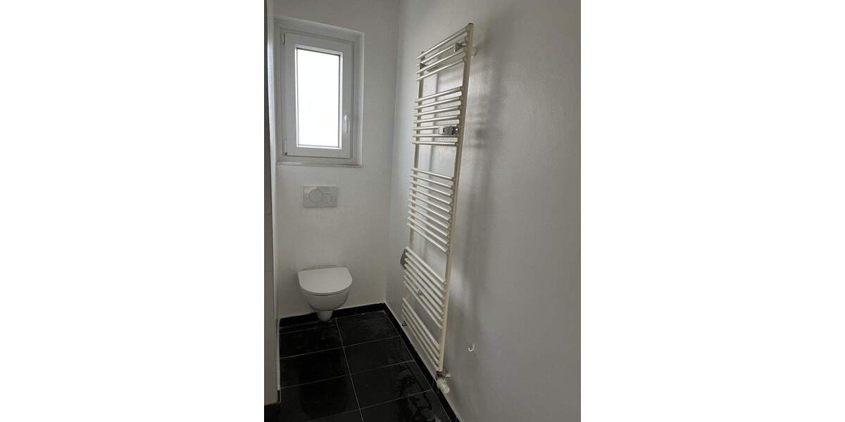 Etagenwohnung Krefeld Stadtmitte - 2 Zimmer, 91 m&sup2;, 710&euro; | Angebot:25780302