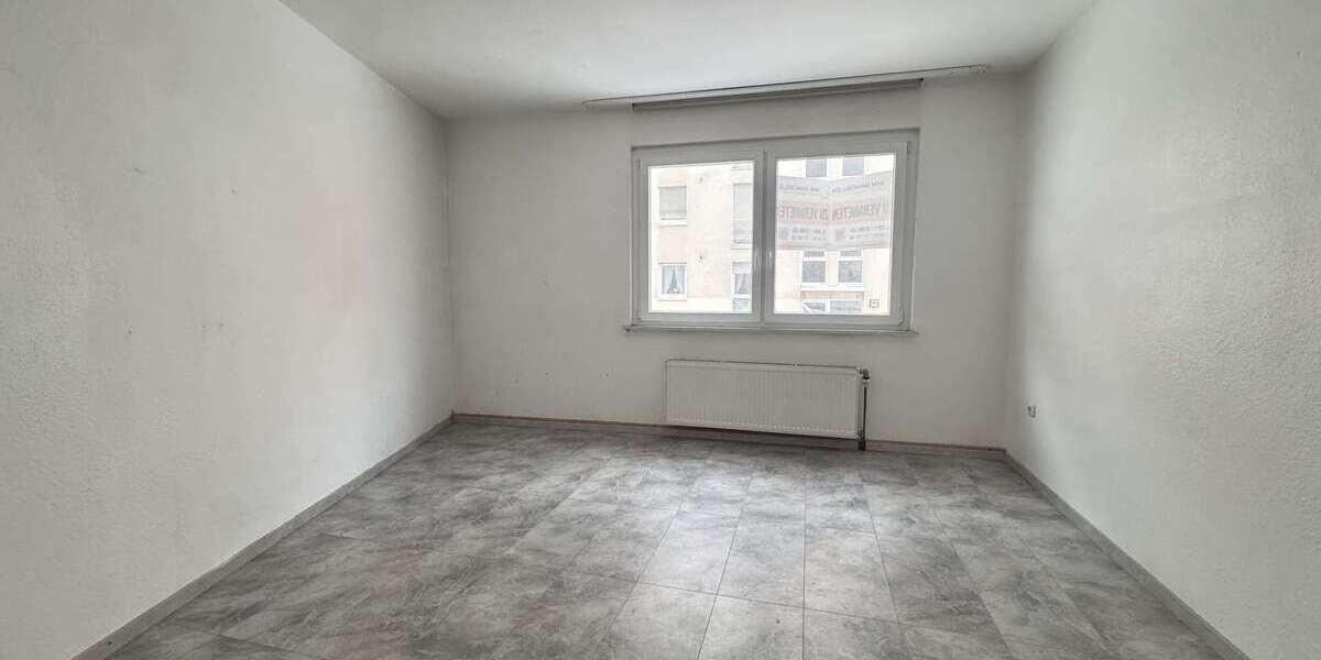 Attraktiv geschnittene 3,5-Zimmer-Wohnung mit Garage und zusätzlichem Stauraum - Erdgeschoßwohnung Essen Stadtbezirk III | Angebot:26312227