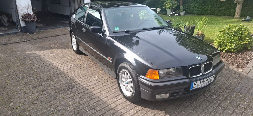 BMW 316 88.000 km 3.650 &euro; Essen 45329