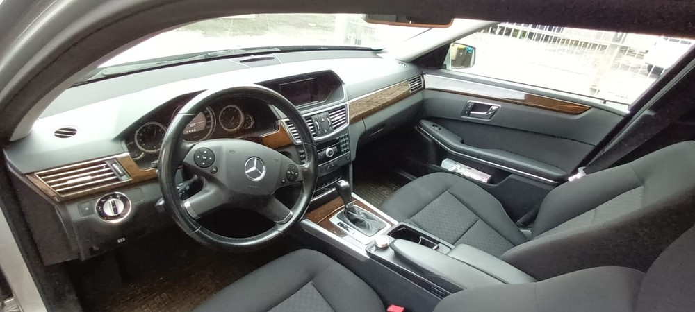 Mercedes-Benz E 200 177.000 km 12.500 &euro; Gelsenkirchen 45879