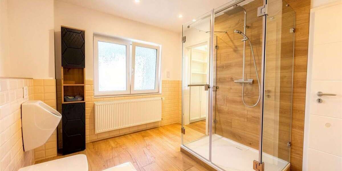 Kernsanierte Doppelhaushälfte mit ca. 106 m² Fläche, Garten, Garage und Einbauküche - Doppelhaushälfte Duisburg Hamborn | Angebot:27052641