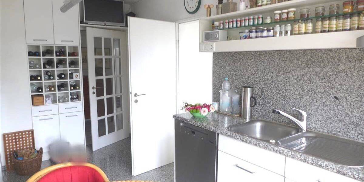 Etagenwohnung Krefeld Cracau - 6 Zimmer, 193 m&sup2;, 379.000&euro; | Angebot:25686084