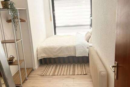 Zimmer Duisburg Neudorf-Nord - 1 Zimmer, 1.200&euro; | Angebot:22847735