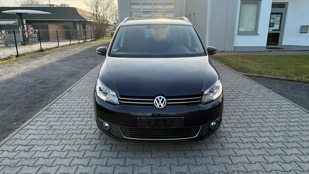 VW Touran 180.000 km 12.500 &euro; GELDERN 47608