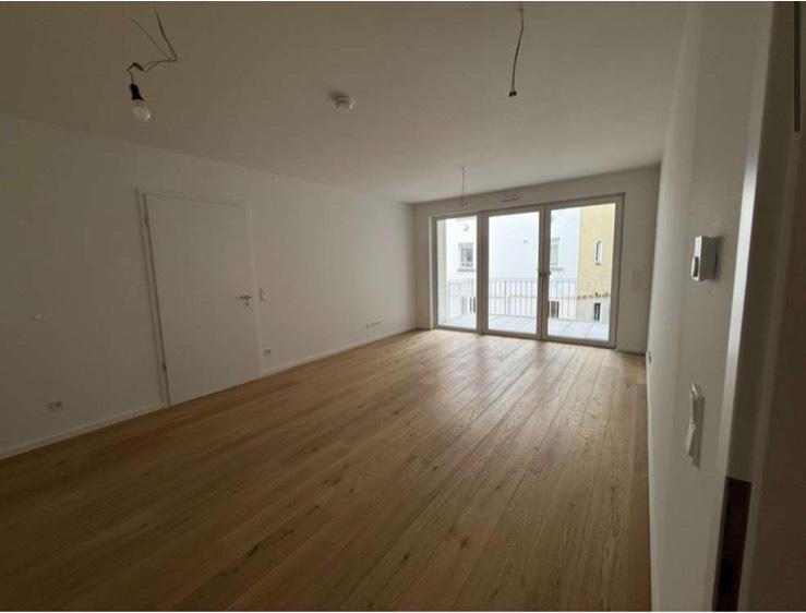 Etagenwohnung Essen Stadtbezirk II - 2 Zimmer, 59 m&sup2;, 1.650&euro; | Angebot:26021488