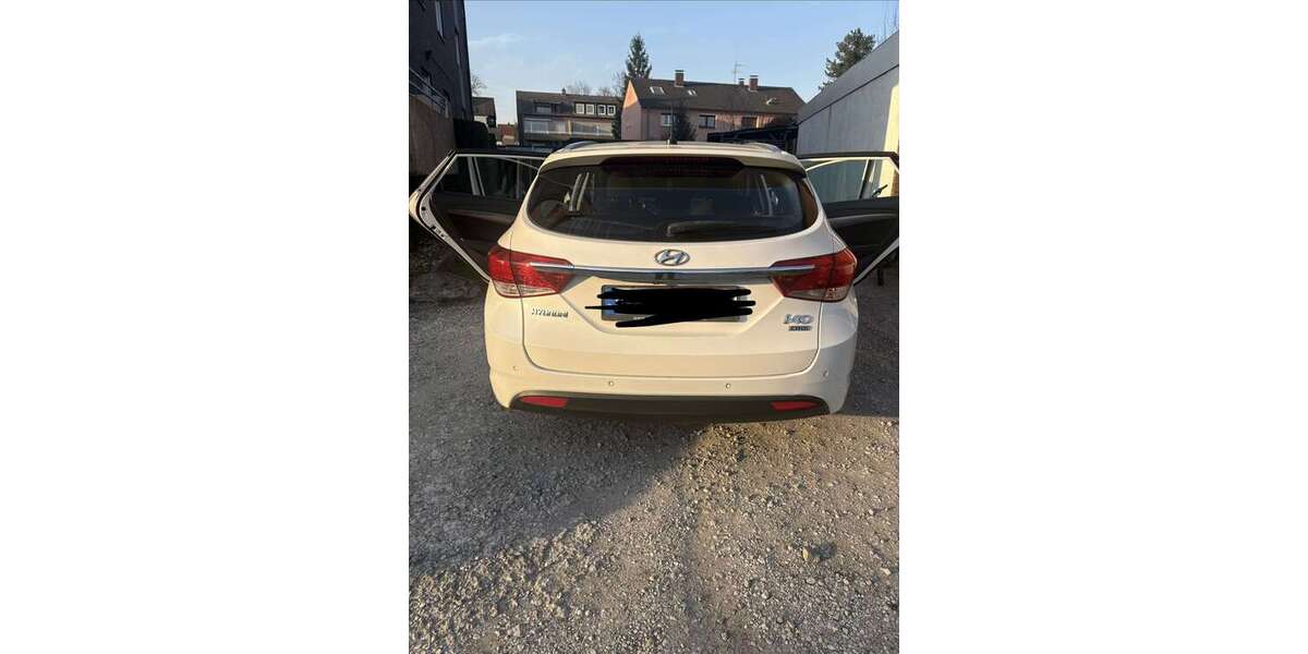 Hyundai i40 113.000 km 9.200 &euro; herten 45699