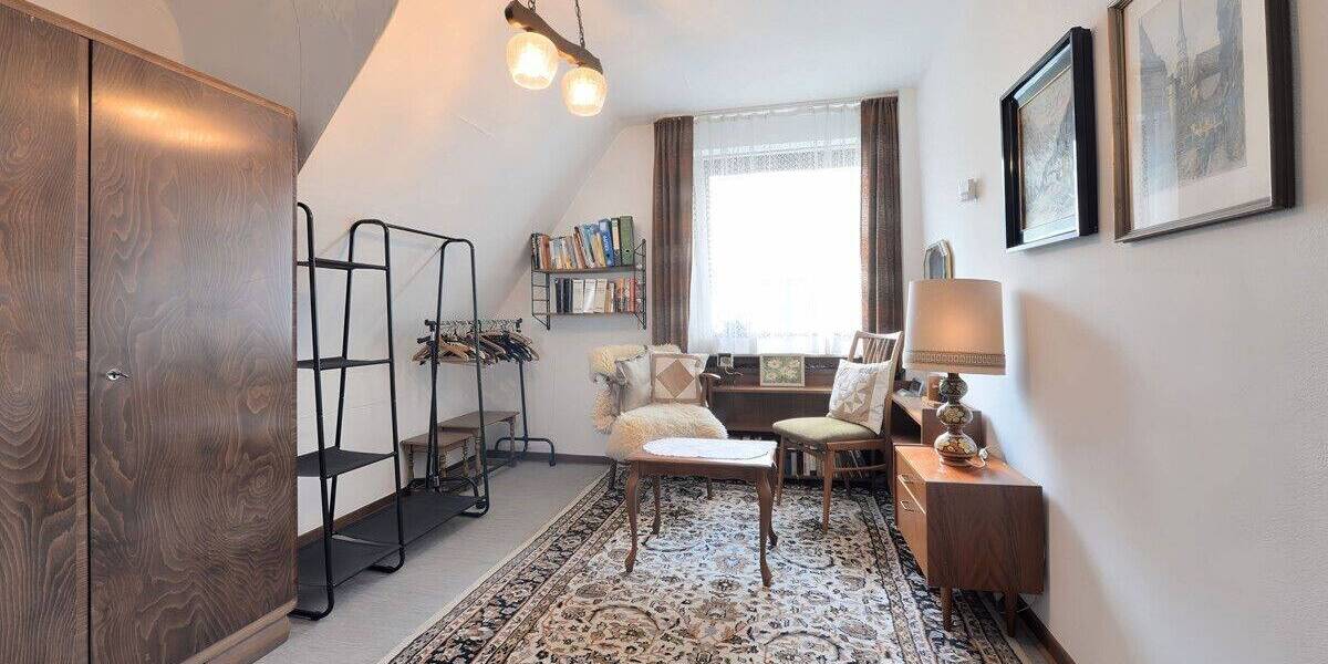 Einfamilienhaus Moers Vennikel - 9 Zimmer, 319 m&sup2;, 699.000&euro; | Angebot:25799166