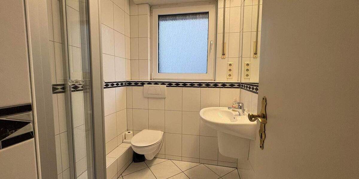 Mehrfamilienhaus, Wohnhaus Moers Hülsdonk - 6 Zimmer, 132 m&sup2;, 620.000&euro; | Angebot:25896452